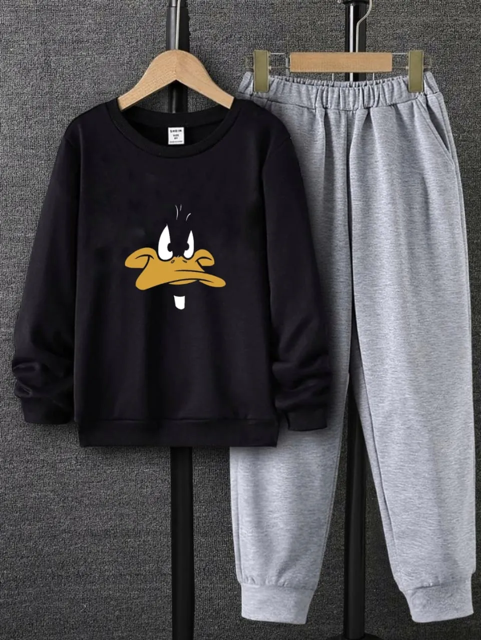 BLACK SWEATSHIRT DAFFY DUCK WITH GREY TROUSER